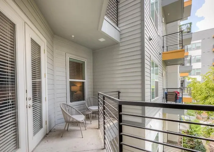 Landing - Modern With Amazing Amenities *